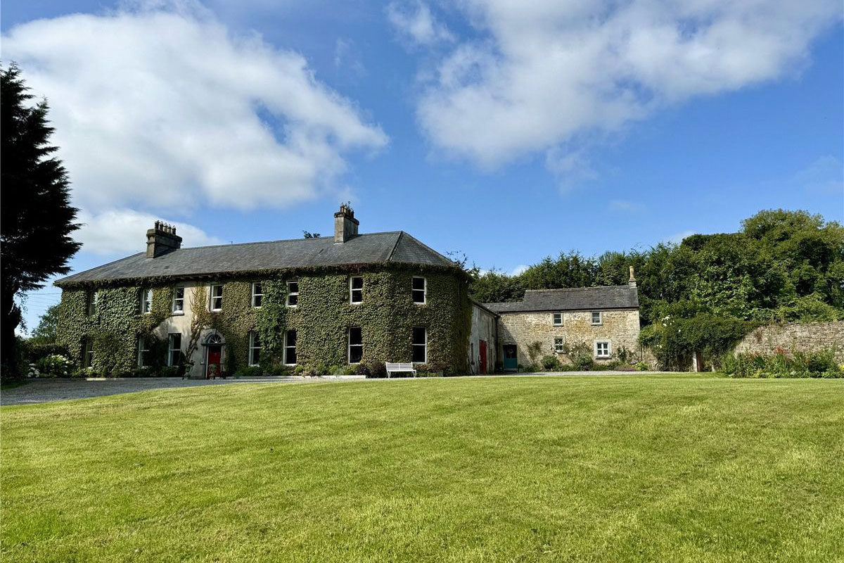 Victorian Family Home For Sale: Donaguile House, Barrack Hill, Castlecomer, Co. Kilkenny